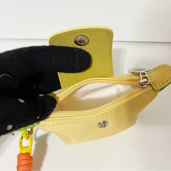 🌸New Longchamp Yellow Nylon Wristlet Coin Purse - Picture 4 of 5